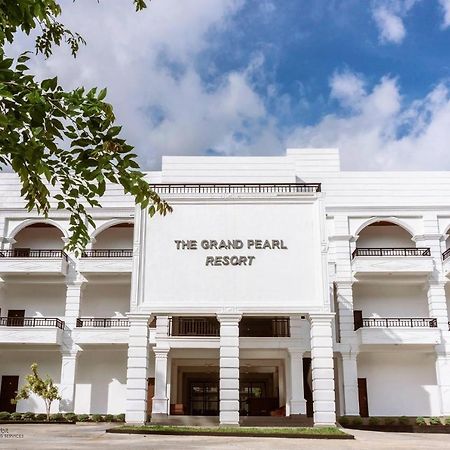 The Grand Pearl Resort Monaragala Esterno foto