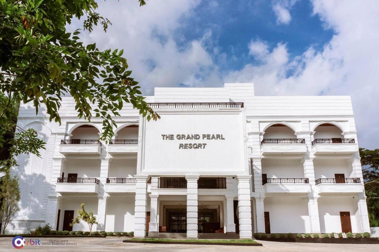 The Grand Pearl Resort Monaragala Esterno foto