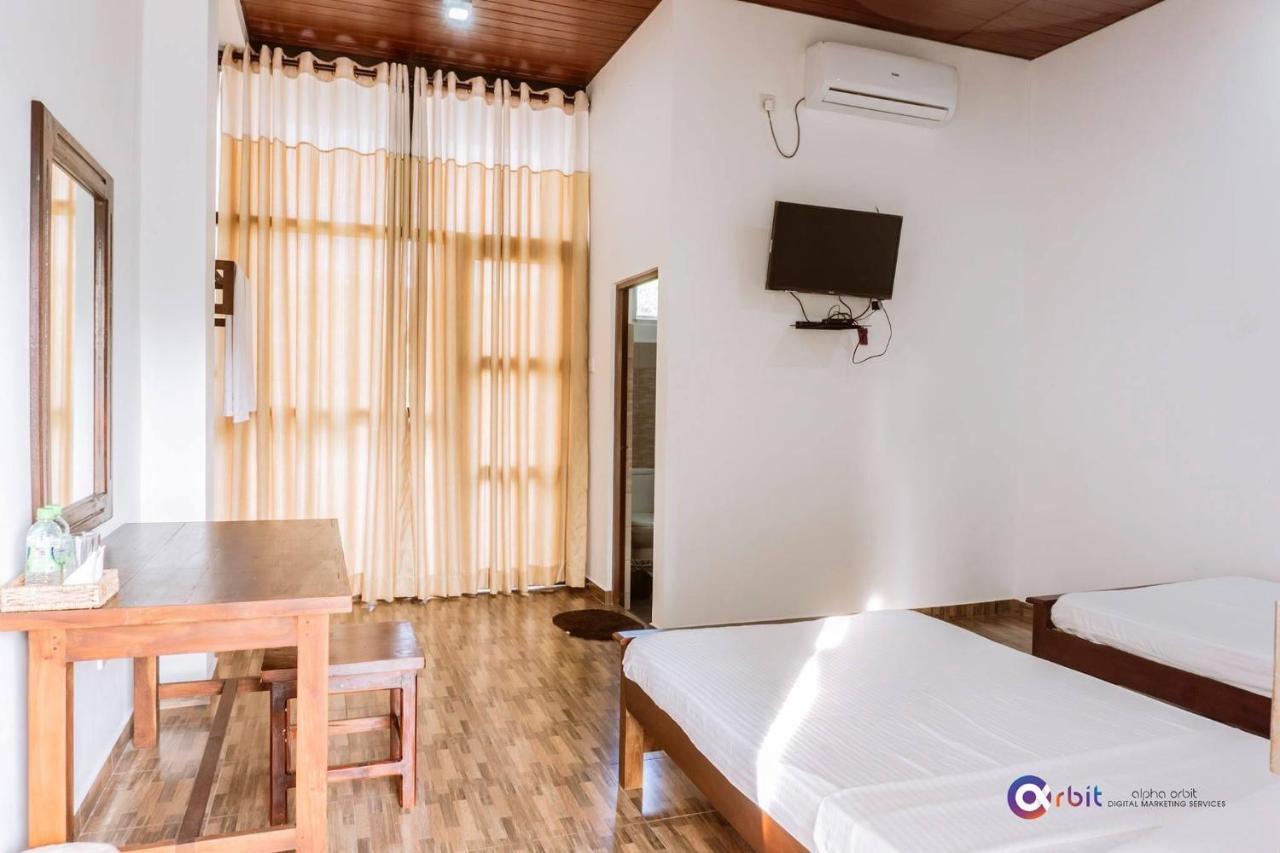 The Grand Pearl Resort Monaragala Esterno foto