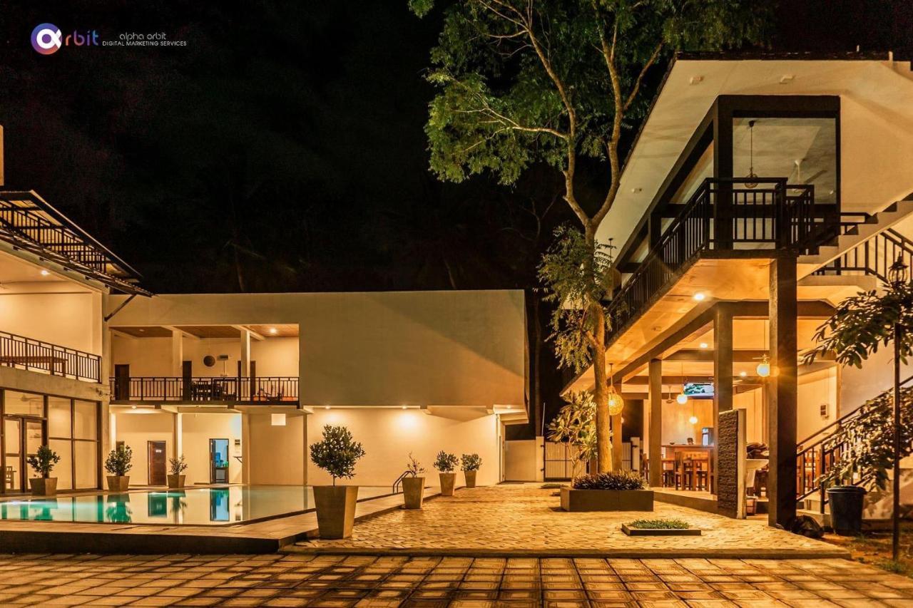 The Grand Pearl Resort Monaragala Esterno foto