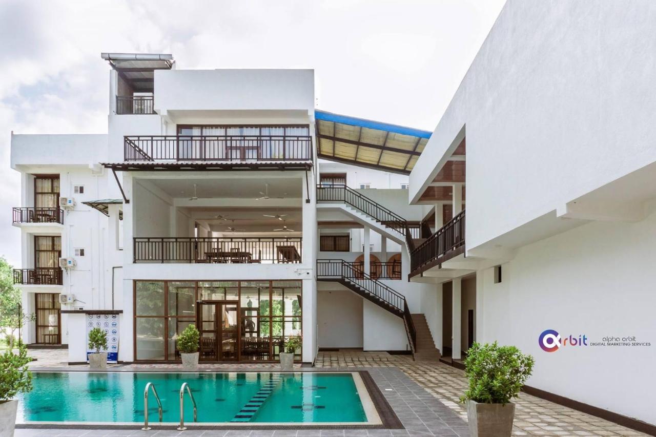 The Grand Pearl Resort Monaragala Esterno foto