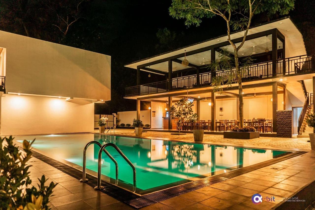 The Grand Pearl Resort Monaragala Esterno foto